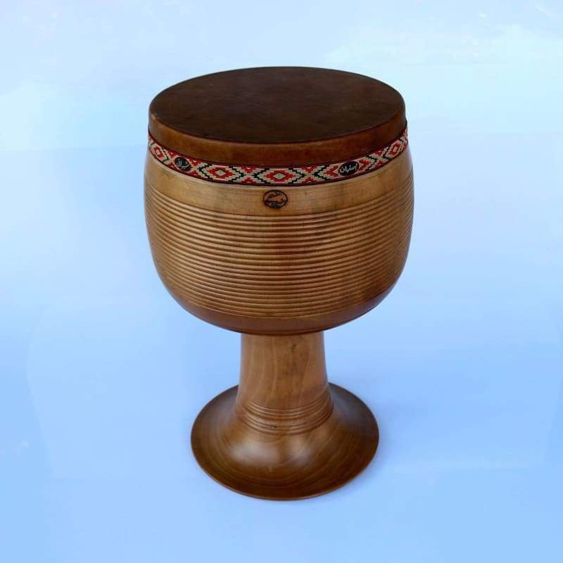 Tonbak SHZ-206 par Shirani avec corps en noyer et peau de chameau